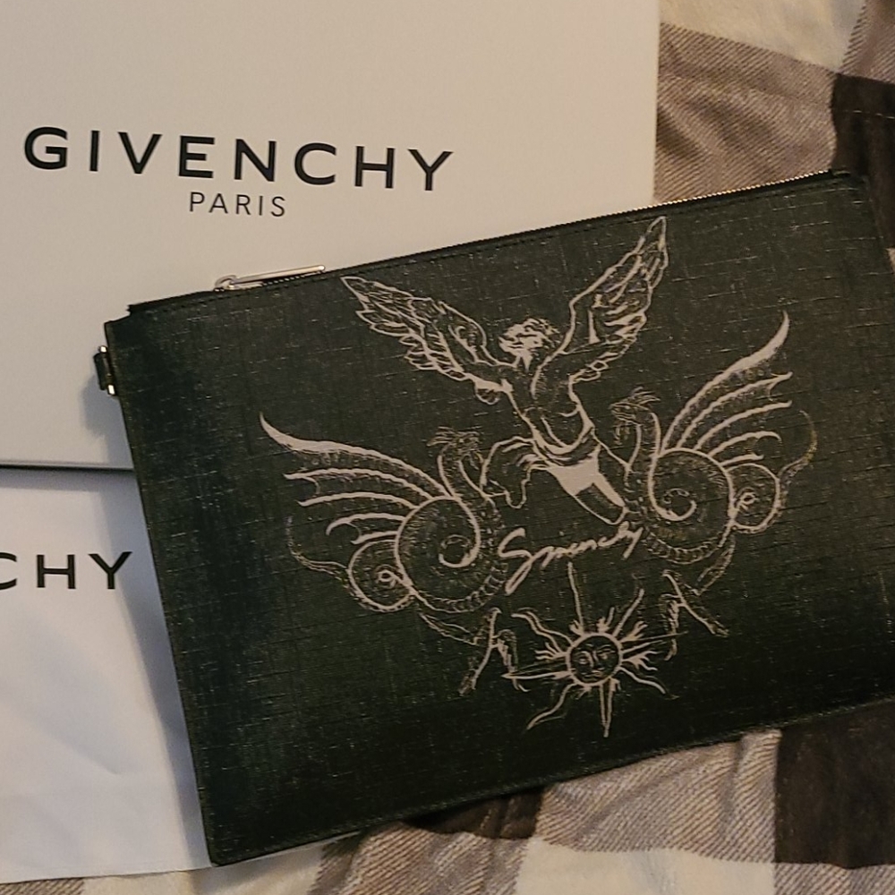 ❤ Givenchy Zipper Clutch Bag